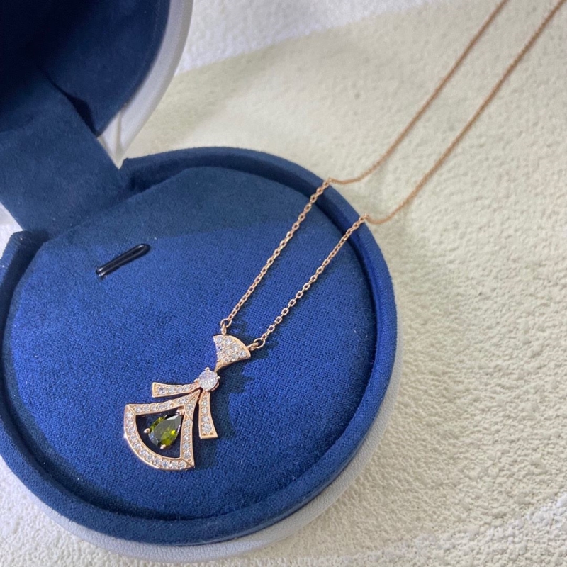 Bv1g*ai necklaces
